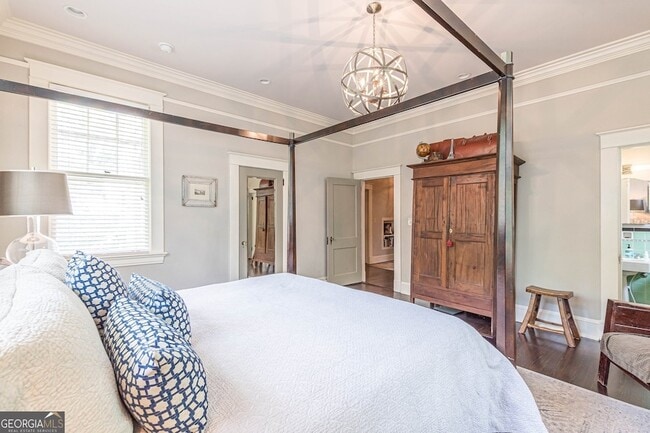 Building Photo - 1878 Cambridge Ave