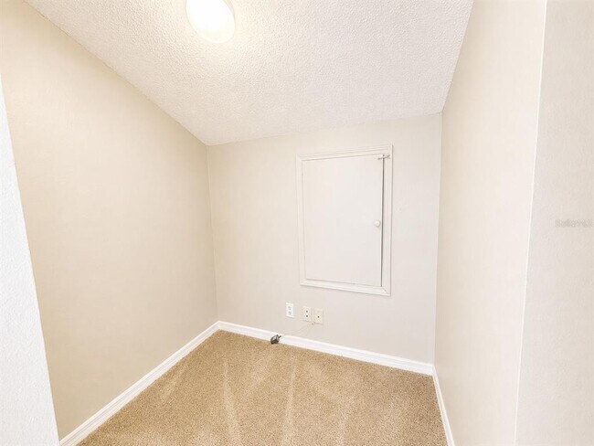 Building Photo - 5104 Springwater Ct