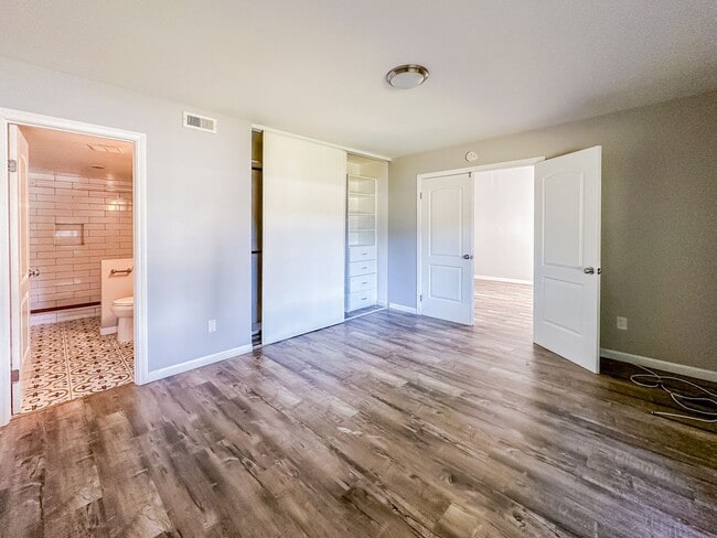 Building Photo - Completely Renovated 3+ Bed, 2 Bath Tierra...