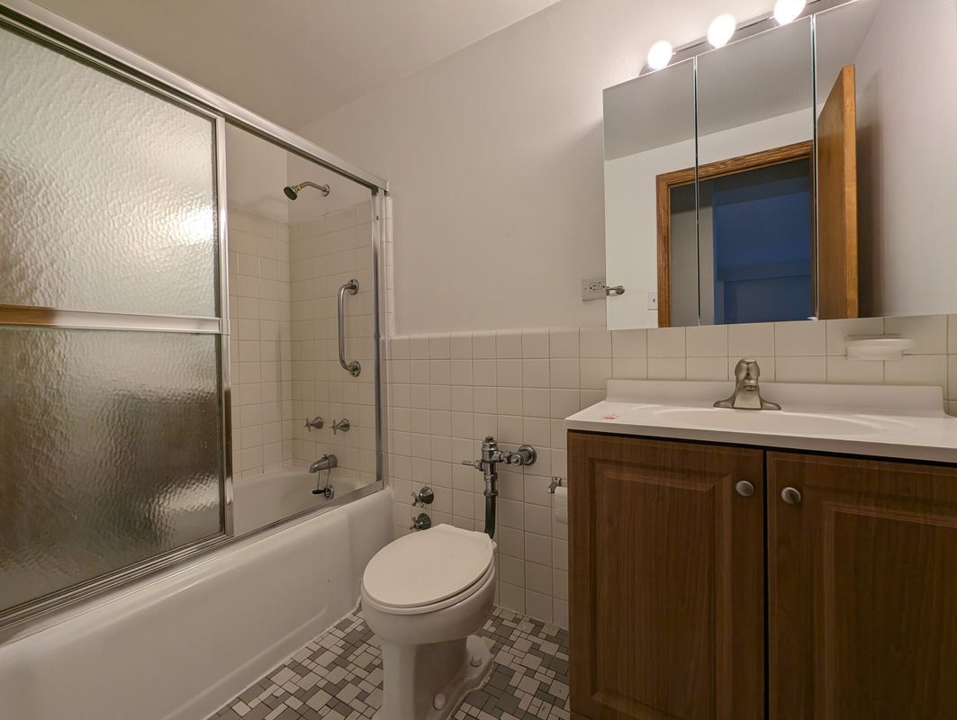 Building Photo - 4180 N Marine Dr