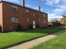 Building Photo - 74 Lyndale Ave
