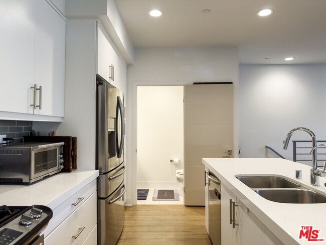 Building Photo - 2111 N Cahuenga Blvd