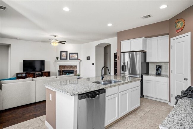 Building Photo - 5813 Casstello Dr