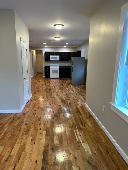 Building Photo - 38 Columbia St