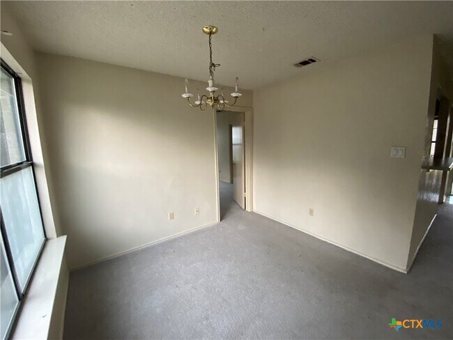 Building Photo - 4906 Karen Grn Dr