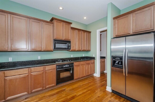 Building Photo - 3410 W Bay Villa Ave