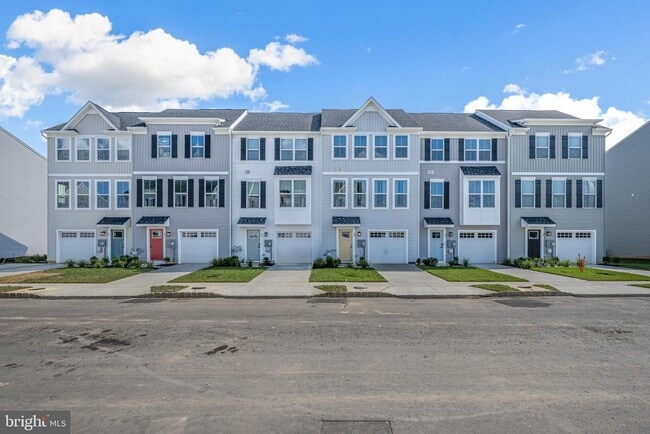Building Photo - 46 SAND HILLS Dr