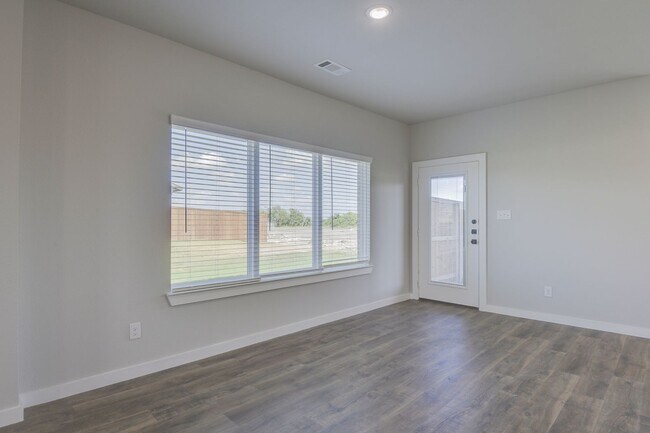 Building Photo - LUXURIOUS TRIPLEX LOCATED ON 1-ACRE LOT IN MIDLOTHIAN, TX!
