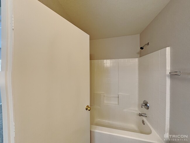 Building Photo - 2618 S Devonna Ln