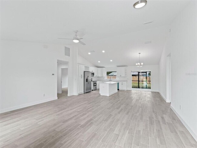Building Photo - 563 Marion Oaks Blvd