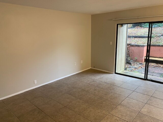 Building Photo - 9 Hidden Cove Cir