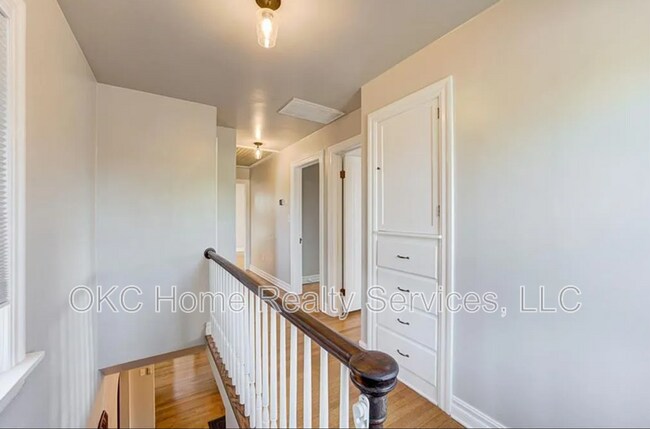 Building Photo - 2616 Cummings Dr