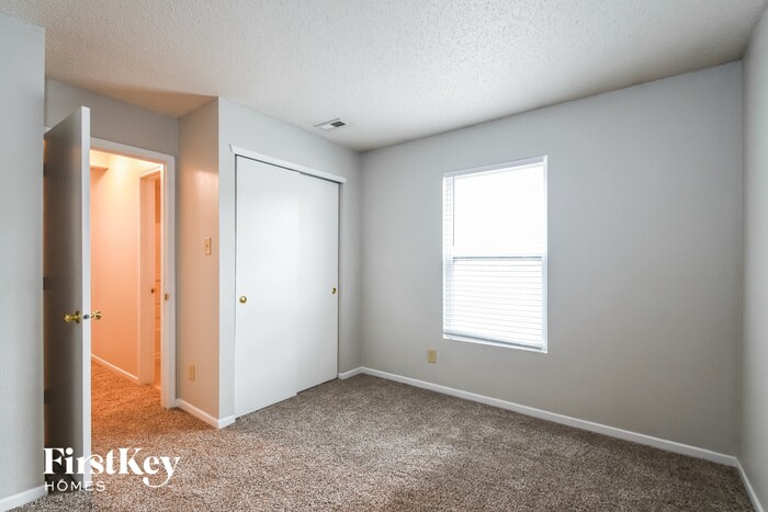 Building Photo - 12184 Maize Dr