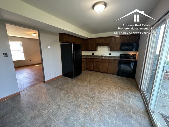 Building Photo - 531 Collier Ln