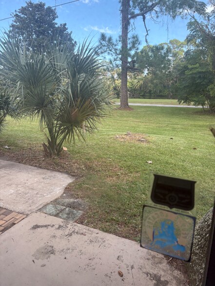 Building Photo - 1317 Golfview Dr