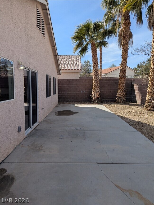Building Photo - 2266 Smokey Sky Dr