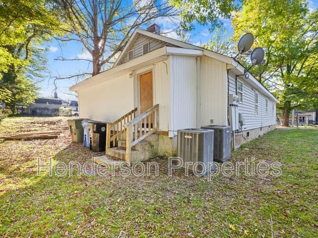 Building Photo - 532 E Iredell Ave