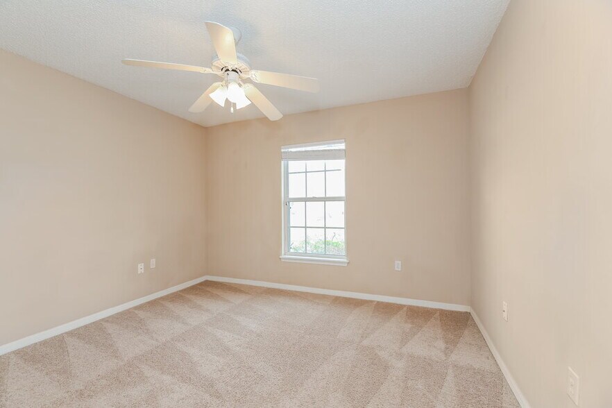 Building Photo - 12538 Bent Bay Trail