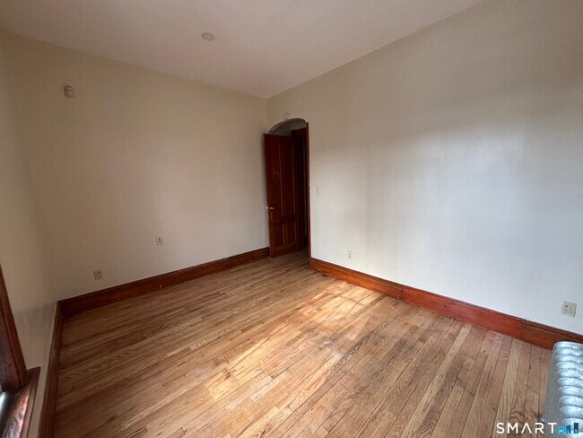 Building Photo - 1231 State St