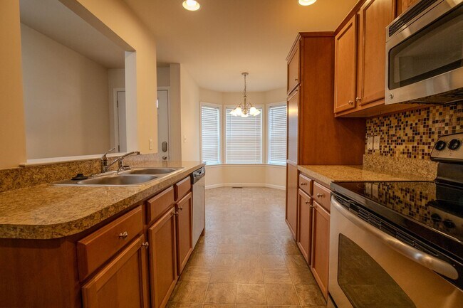 Building Photo - Spacious 3BR Townhome in Harrisburg – First-floor primary bedroom, Garage & Deck!