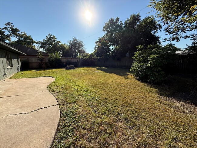 Building Photo - 4111 Beran Dr