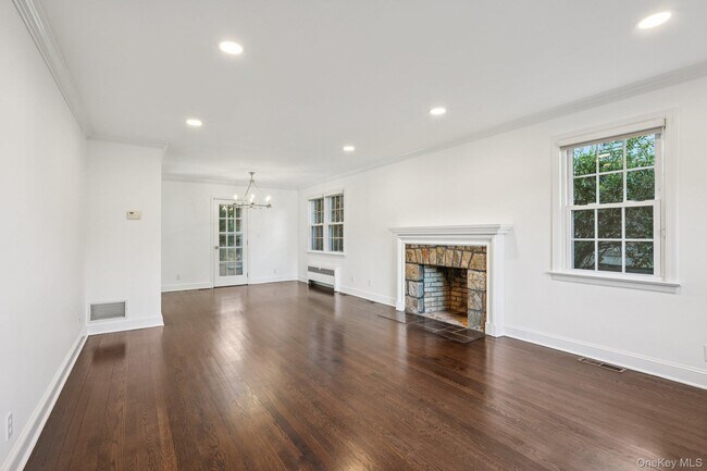 Building Photo - 71 Tamarack Rd