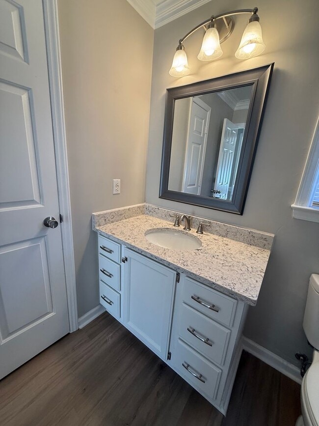 Building Photo - Three bedroom, 2 bath house in Elon