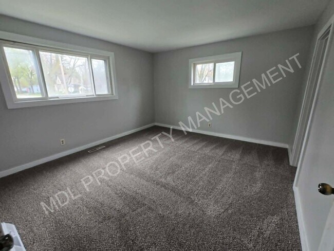 Building Photo - Spacious 3-Bedroom Home in Saginaw