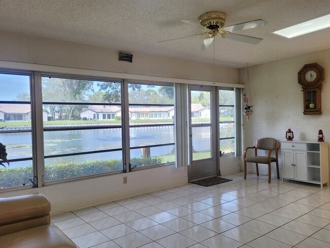 Building Photo - 2/2/1 townhome for rent in the Heather of Weeki Wachee