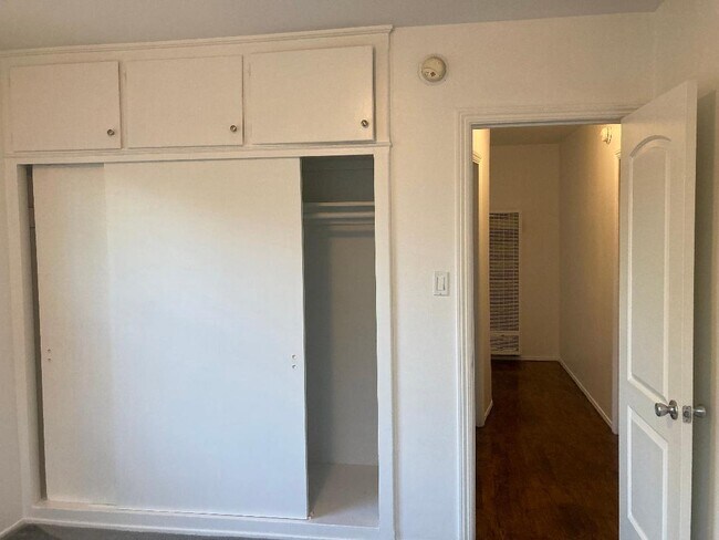 Building Photo - 5806 Coldwater Canyon Ave