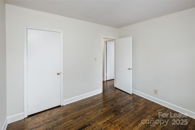 Building Photo - 7029 Yorktowne Dr