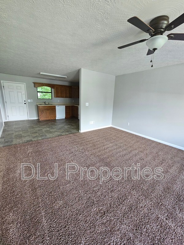 Building Photo - 2149 McCleary Rd