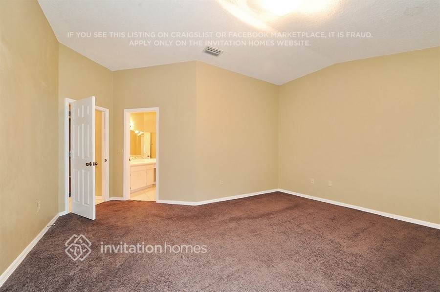 Building Photo - 4300 Ridgemoor Dr N