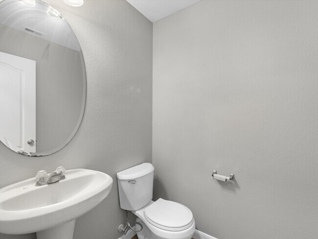 Building Photo - 6730 Crescent Creek Ln