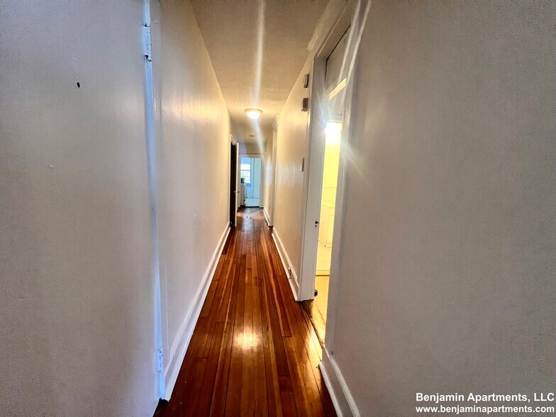 Building Photo - 15 Barrows St