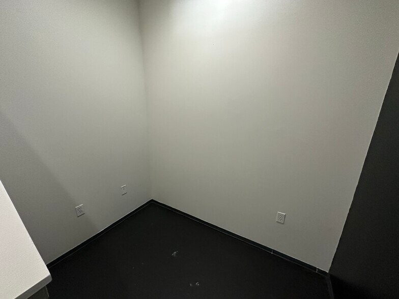 Building Photo - 117 E Berkeley St