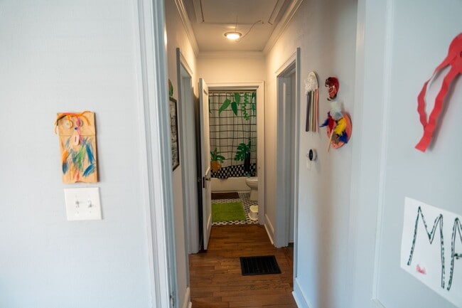 Building Photo - Normaltown home, a Charming 3 bedroom/ 2 bathroom Home Close to UGA and Hospitals!