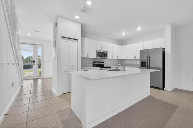 Building Photo - 26450 SW 148th Ct