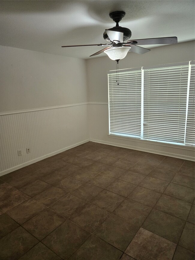 Building Photo - 5550 N Braeswood Blvd