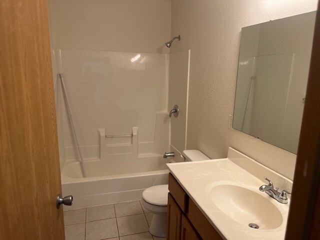 Building Photo - 721 Broadmeadow Rd