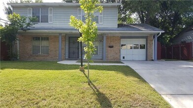 Building Photo - 6704 Dubuque Ln