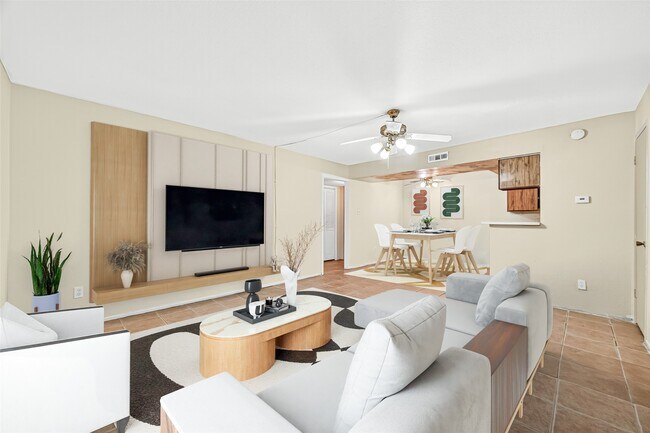 Building Photo - 8201 Richmond Ave.