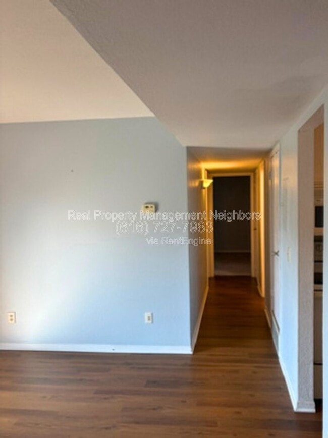Building Photo - 4326 Norman Dr SE
