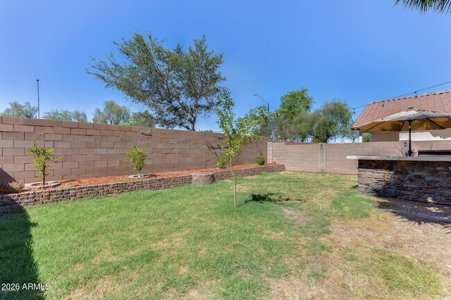 Building Photo - 12814 W La Reata Ave