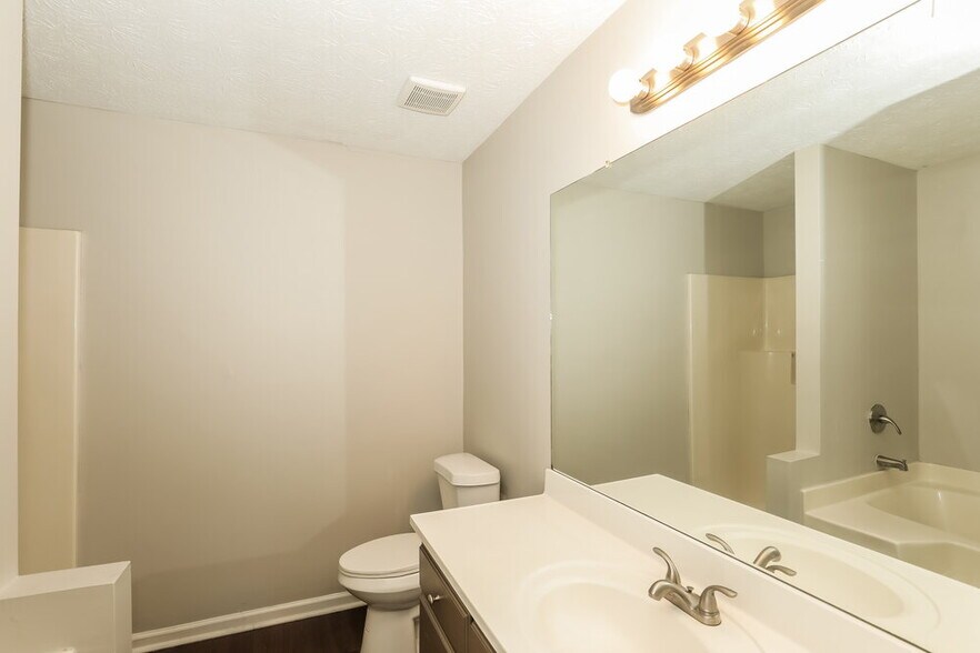 Building Photo - 505 Horseshoe Cir