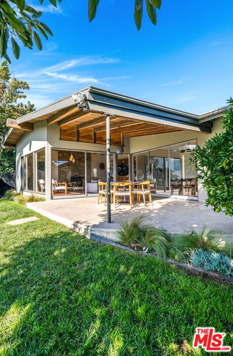 Building Photo - 2431 Carman Crest Dr