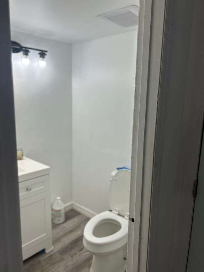 Building Photo - 3980 Crayrich Cir