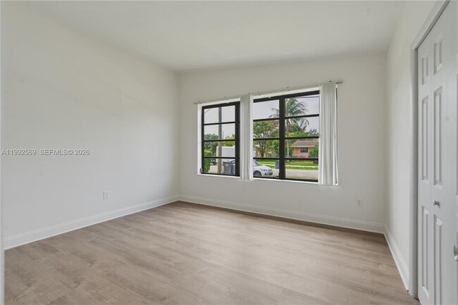 Building Photo - 3825 SW 33rd St