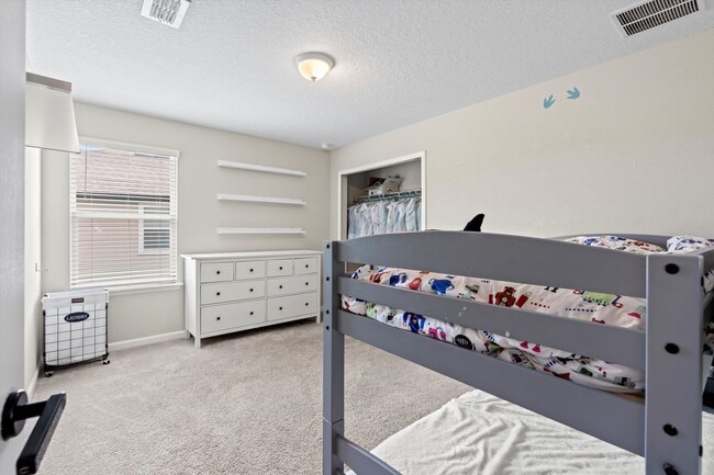 Building Photo - Beautiful Home