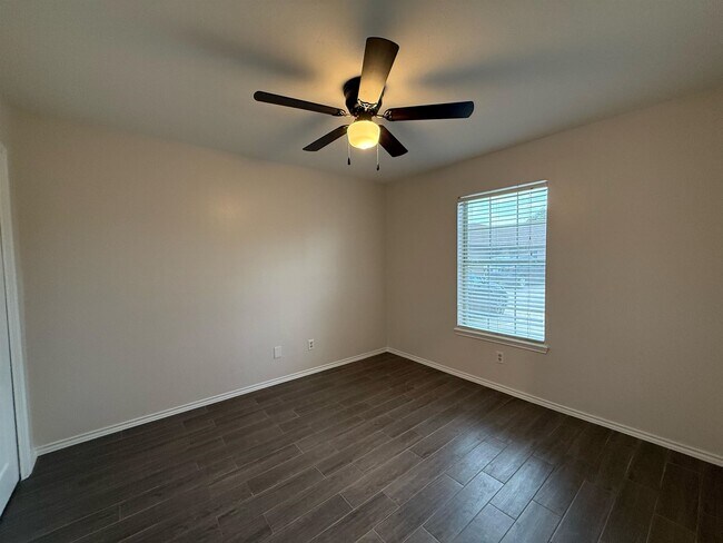 Building Photo - 506 Shiloh Dr